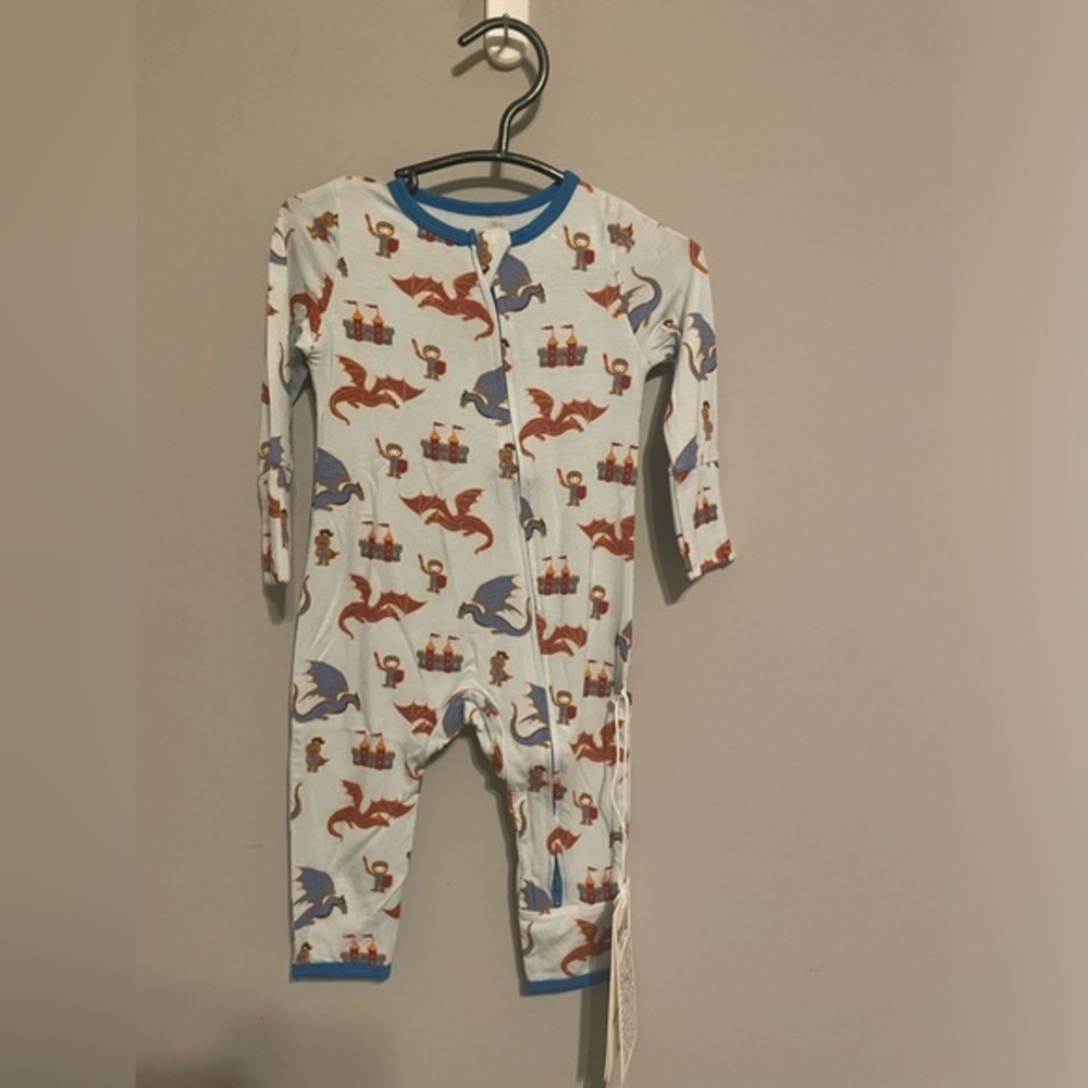 Free‎ birdees dragons and nights sleeper size 3-6